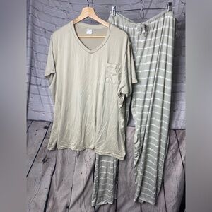 *New* soft sleep set, size 3x